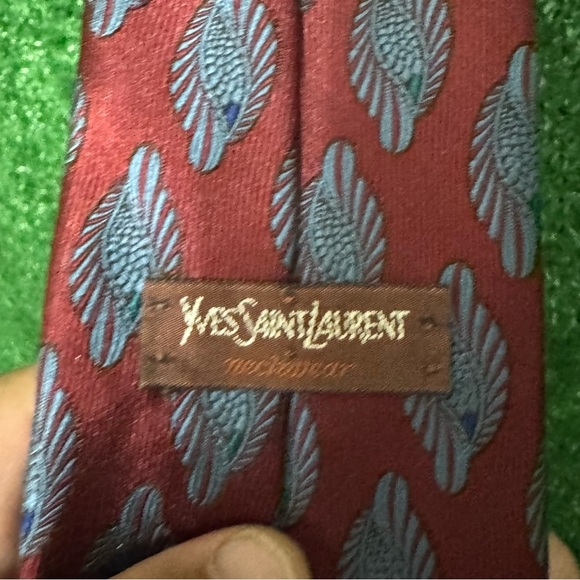 Yves Saint Laurent Red and Gray Tie with Classic Pattern - Picture 3 of 5